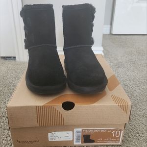 Girls Black Ugg Boot with bows